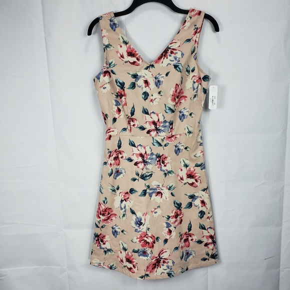 Charming Charlie Dresses & Skirts - Charming Charlie Floral Dress with Cutout Back